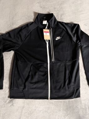 NWT Nike Men’s Black Full-Zip Track Jacket